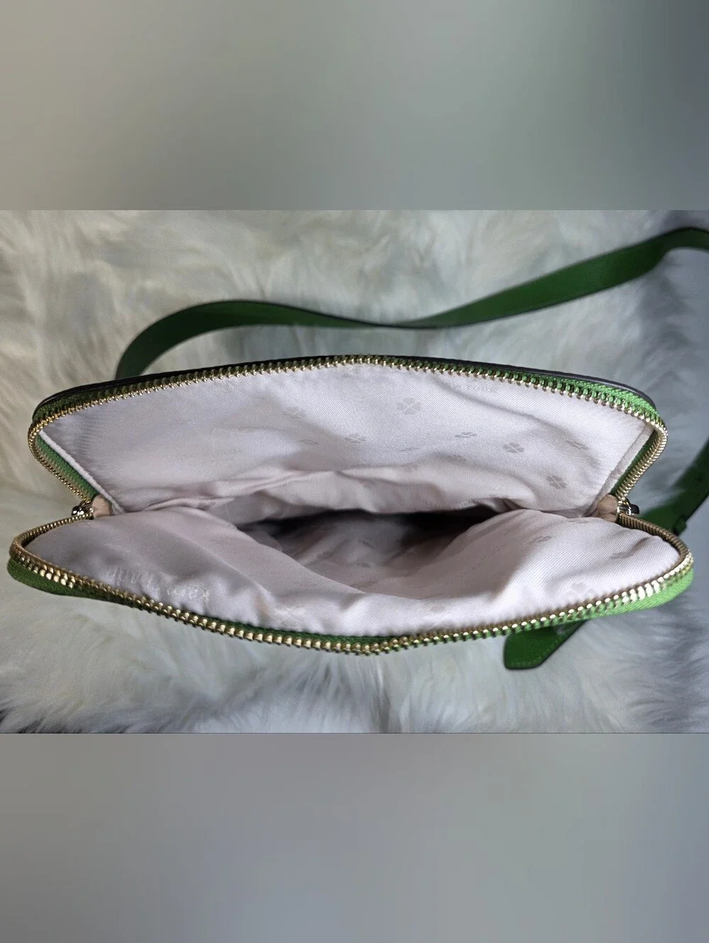 Kate Spade New York Run Around crossbody bag Pebbled Leather Like New